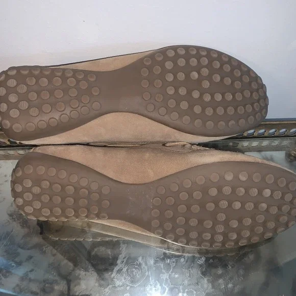 VAN ELI Shoes Womens 6  Tan Suede Bronze Studded Top Moccasin Driving‎ Loafers - Picture 7 of 7